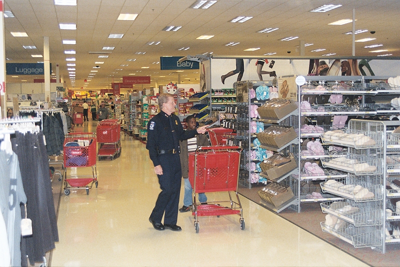 ShopWithACop2008 (30).jpg